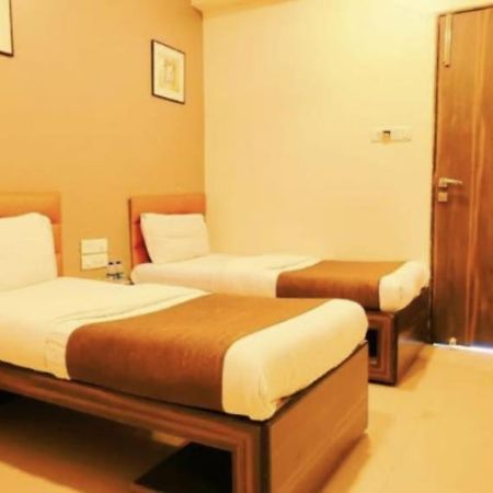 Hotel Amfahh Mumbai Bagian luar foto