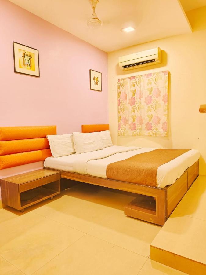 Hotel Amfahh Mumbai Bagian luar foto