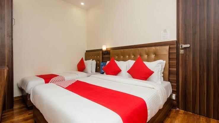 Hotel Amfahh Mumbai Bagian luar foto